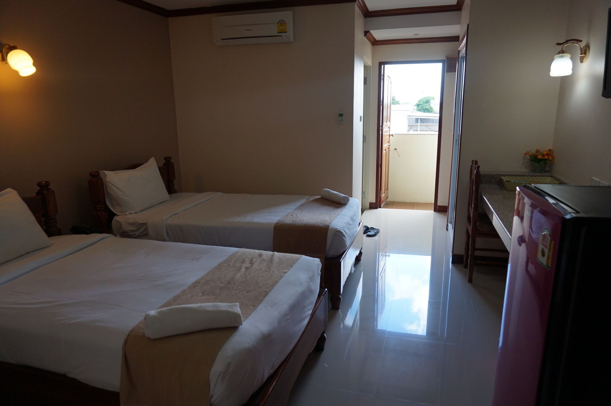 Np Residence Nakhon Phanom Exterior photo